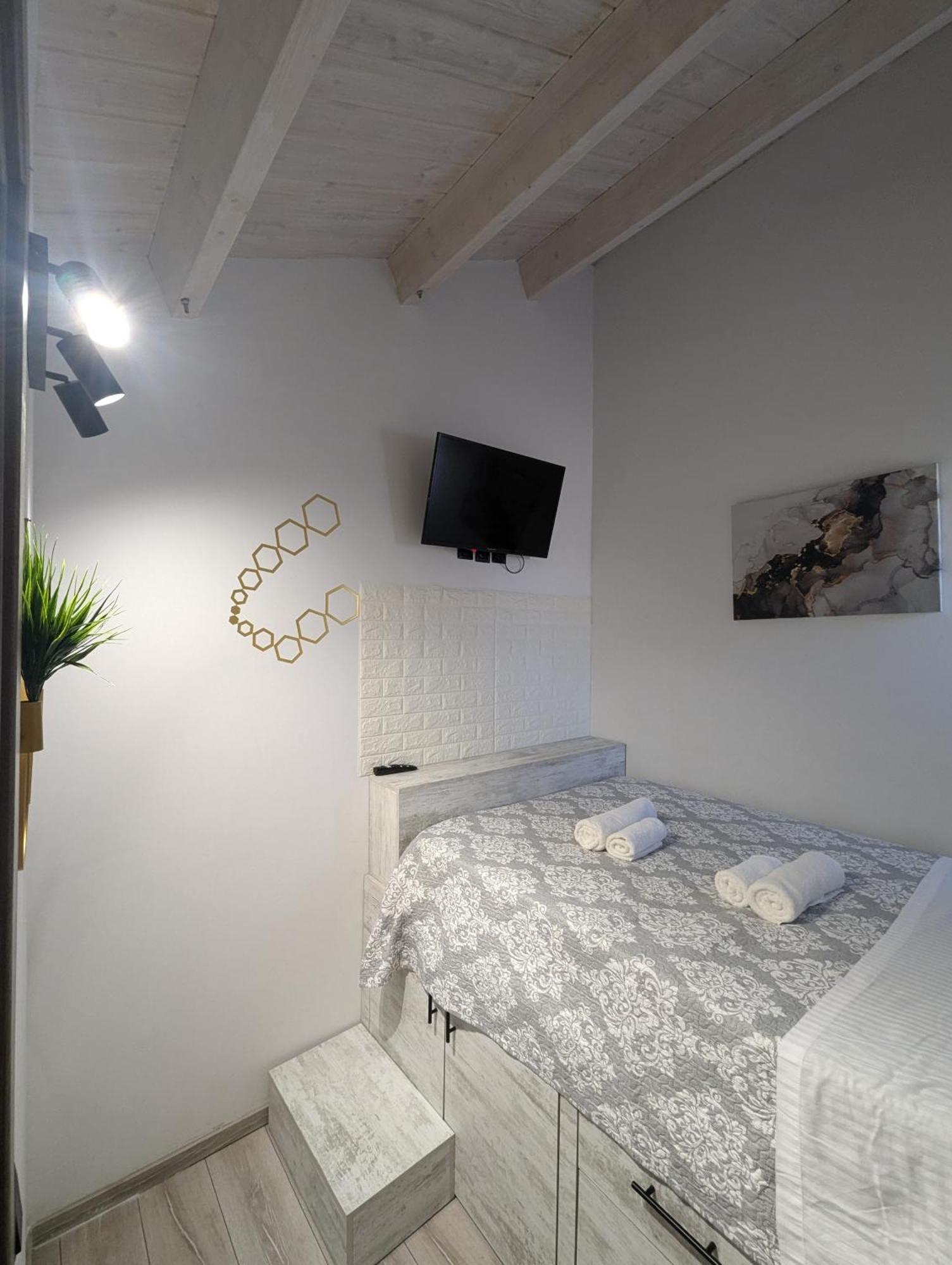 Ionian Pearl And
